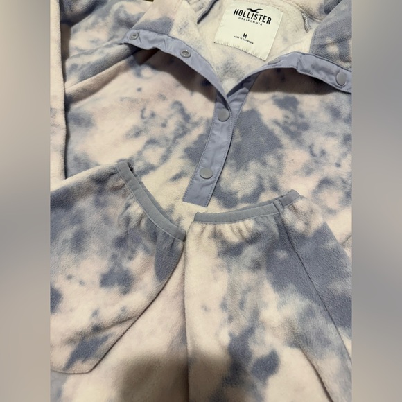 Hollister Fleece Tye Dye Quarter Button Up - Picture 4 of 6